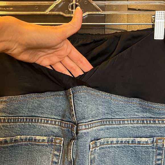 Isabel Maternity cropped jeans. Full belly panel, raw hem cuffs, distressed. 12 - Picture 4 of 13